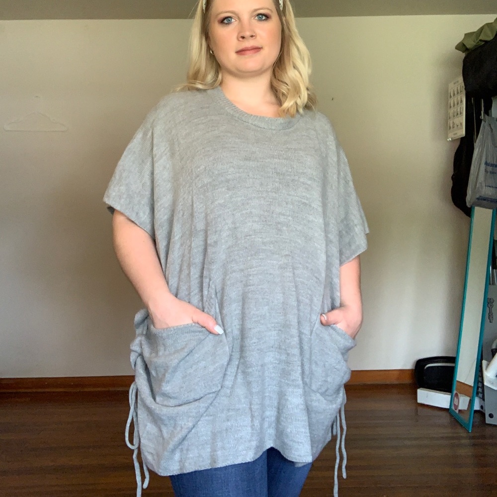 ❤️ 3/$20 ❤️ Maurices S/M poncho